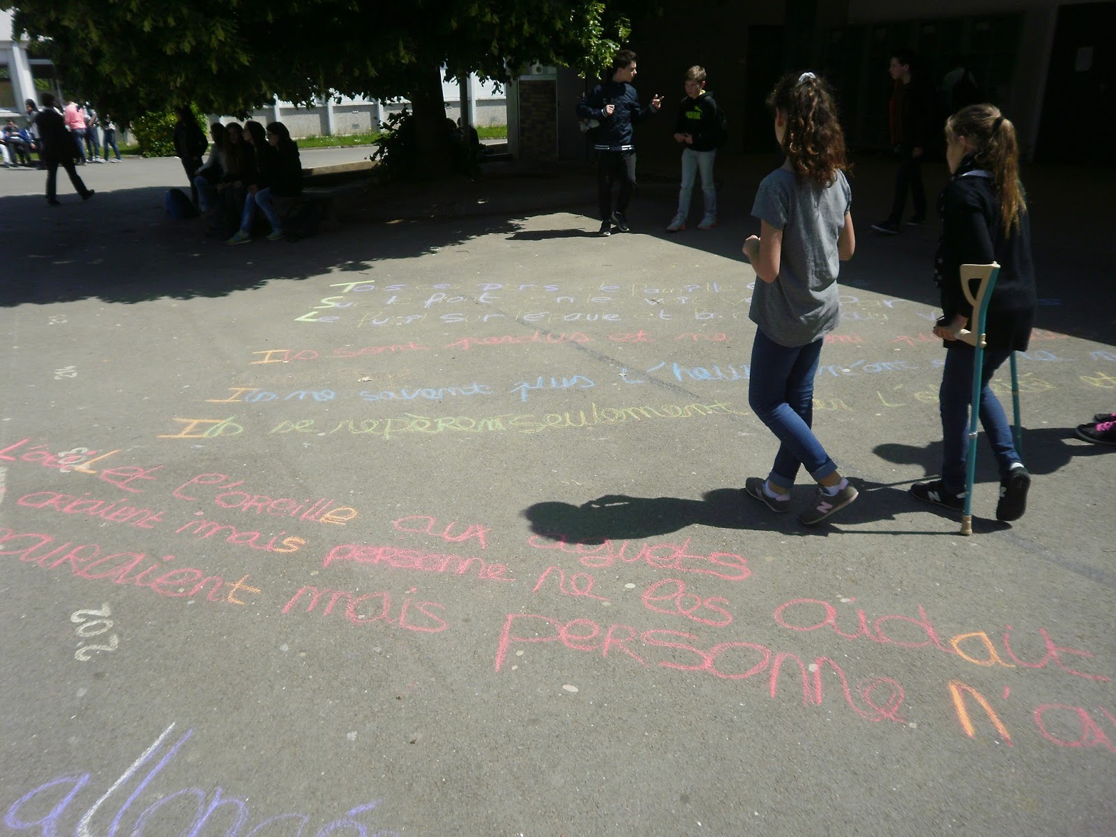 Poèmes dans la cour